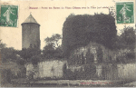 Partie des ruines du vieux château avec la tour (XIIe siècle)