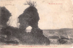 Une partie des ruines du vieux chteau et vue sur la ville